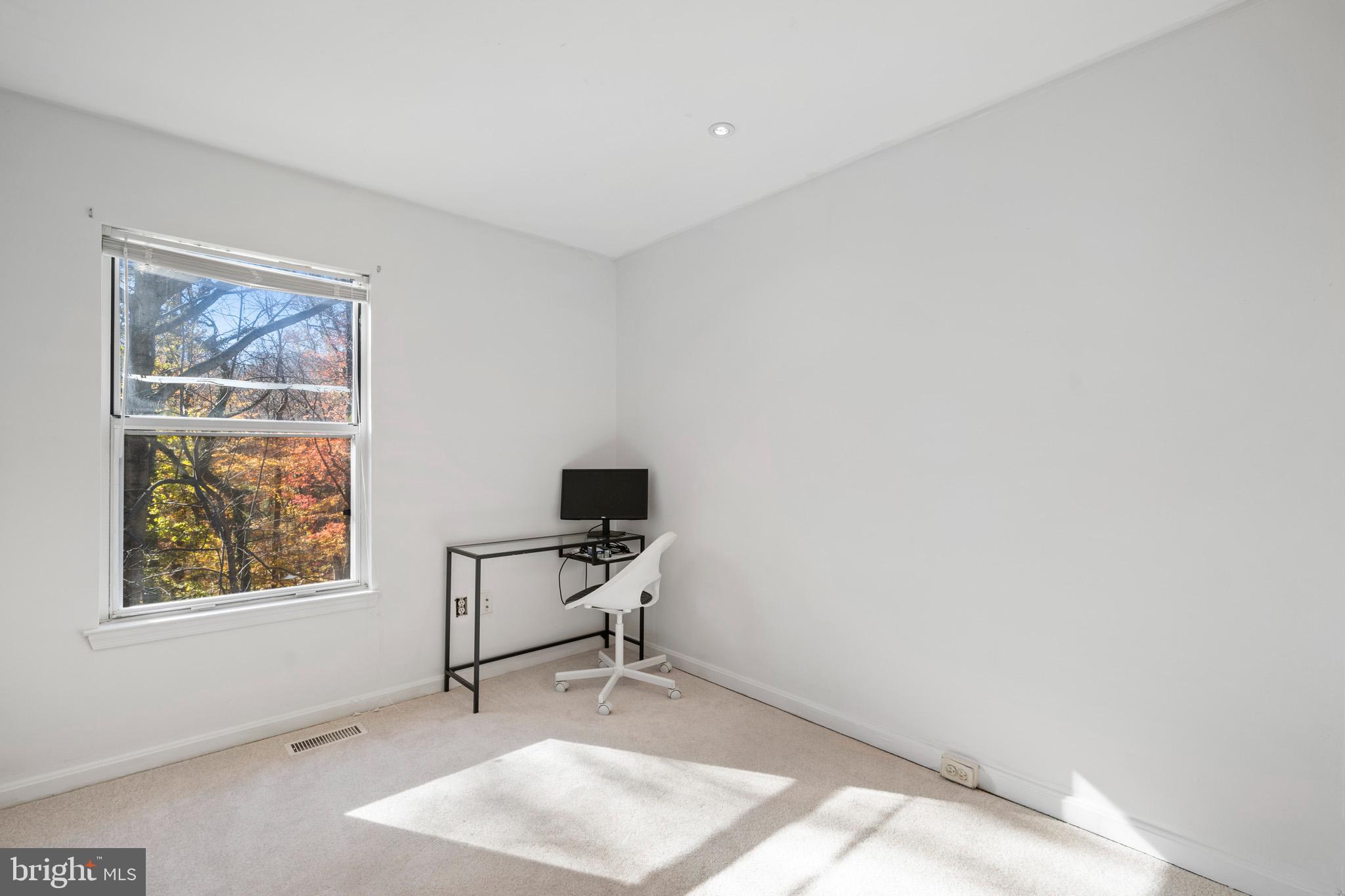 LONDON WOODS - Residential