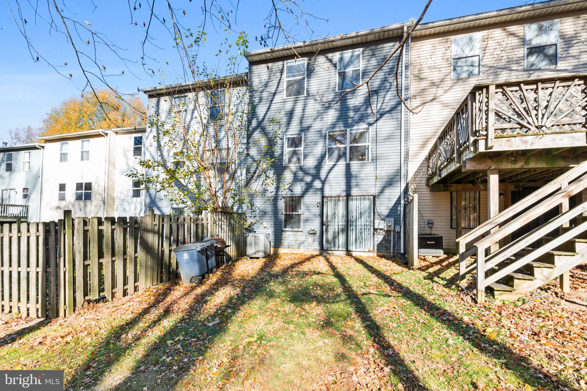 LONDON WOODS - Residential