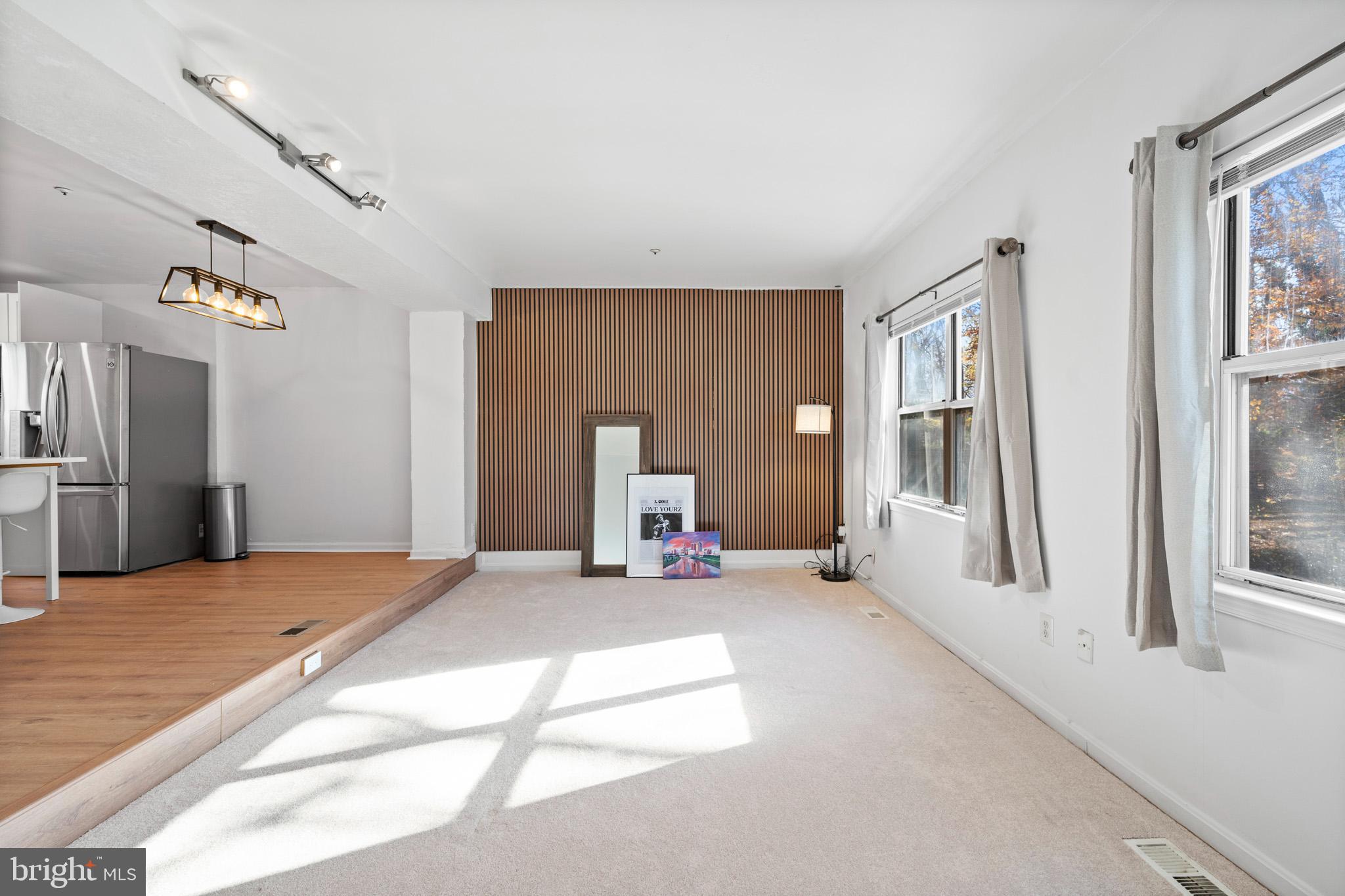 LONDON WOODS - Residential