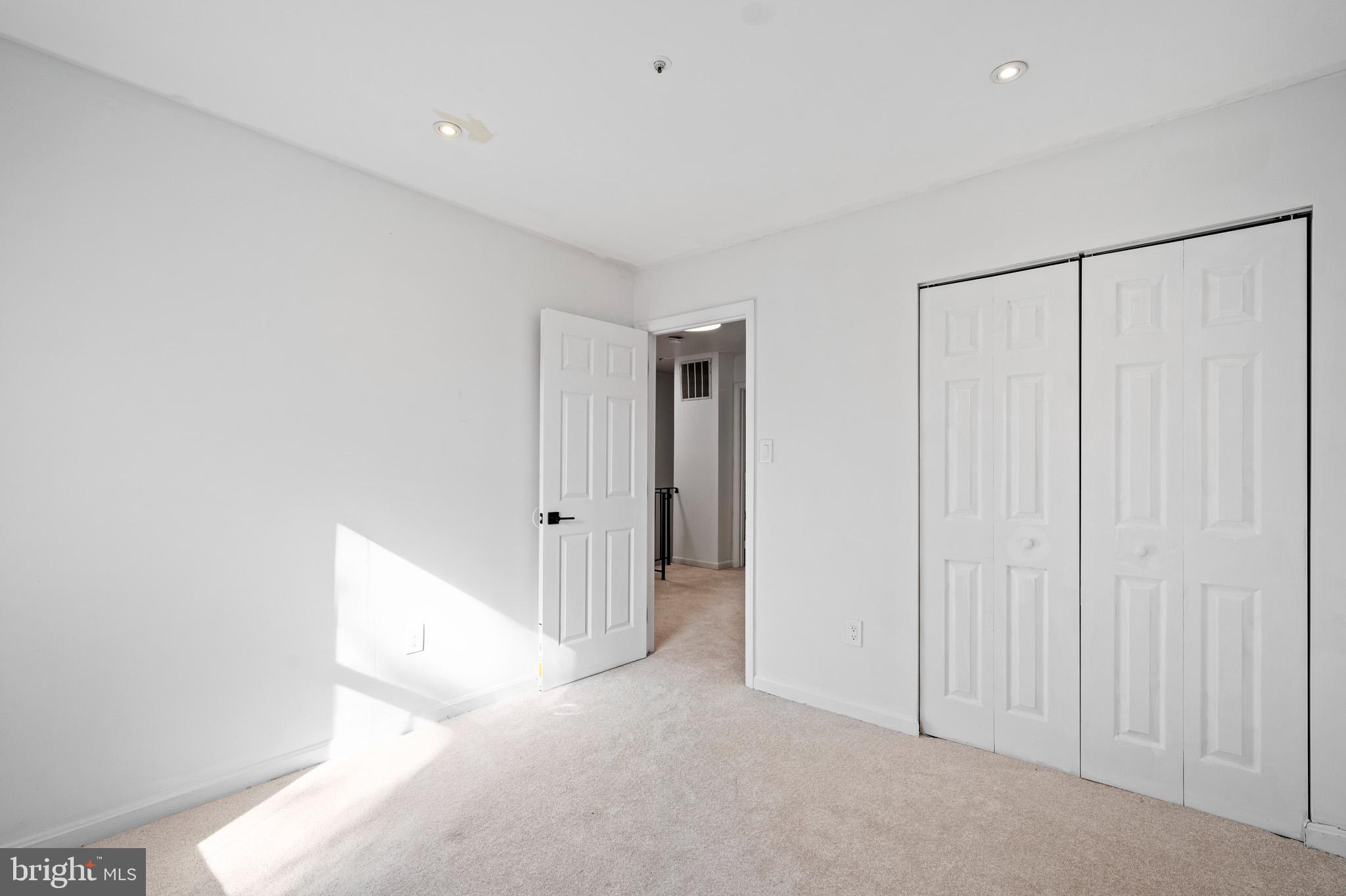 LONDON WOODS - Residential