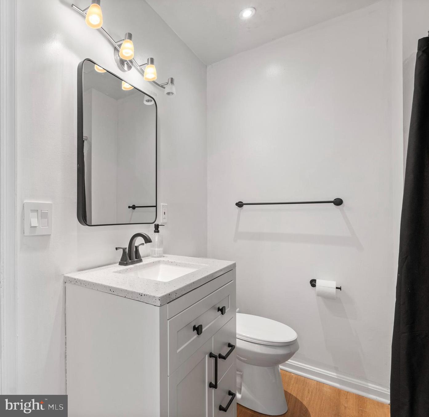 LONDON WOODS - Residential