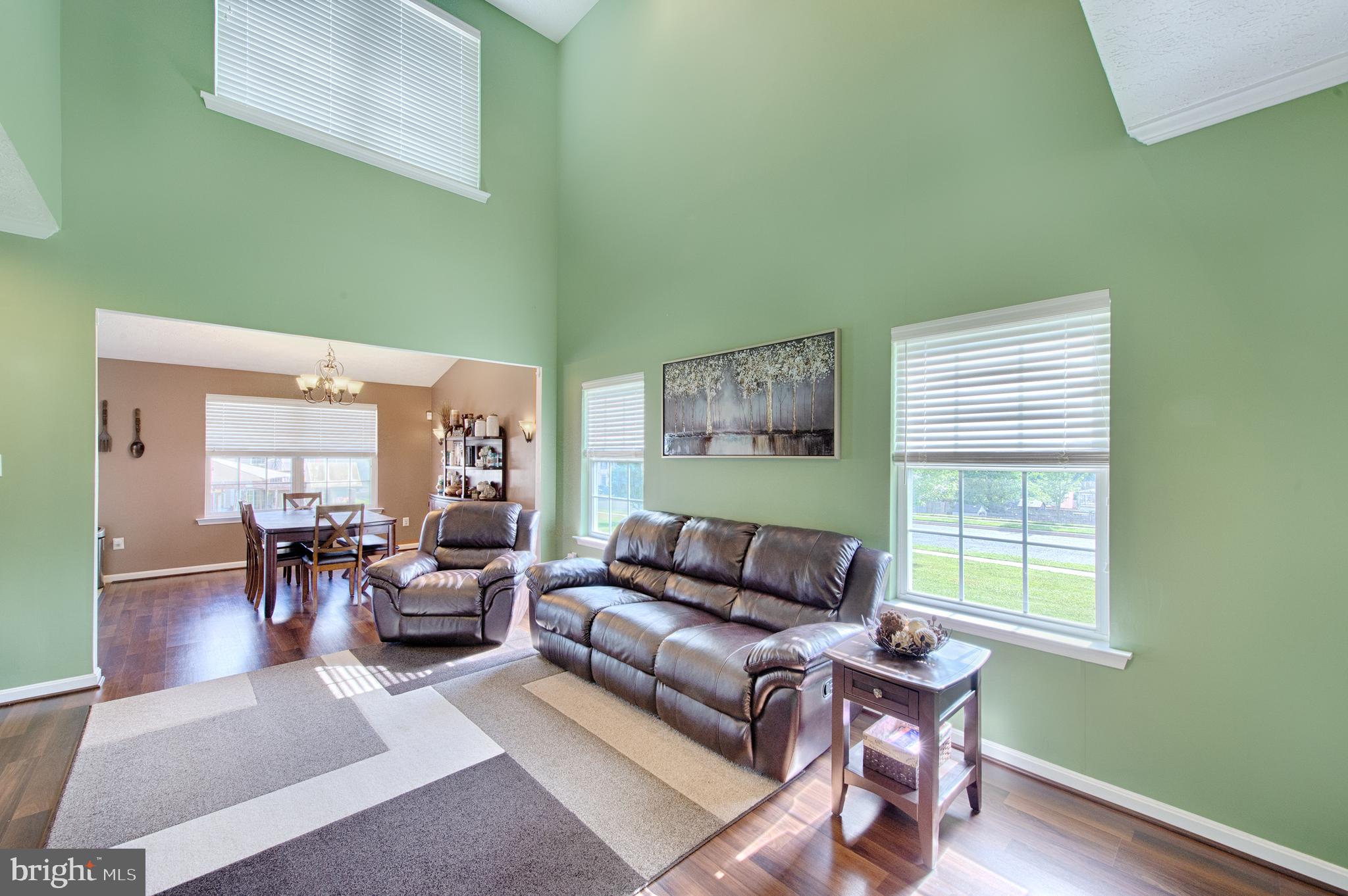 CONSTANT FRIENDSHIP - Residential