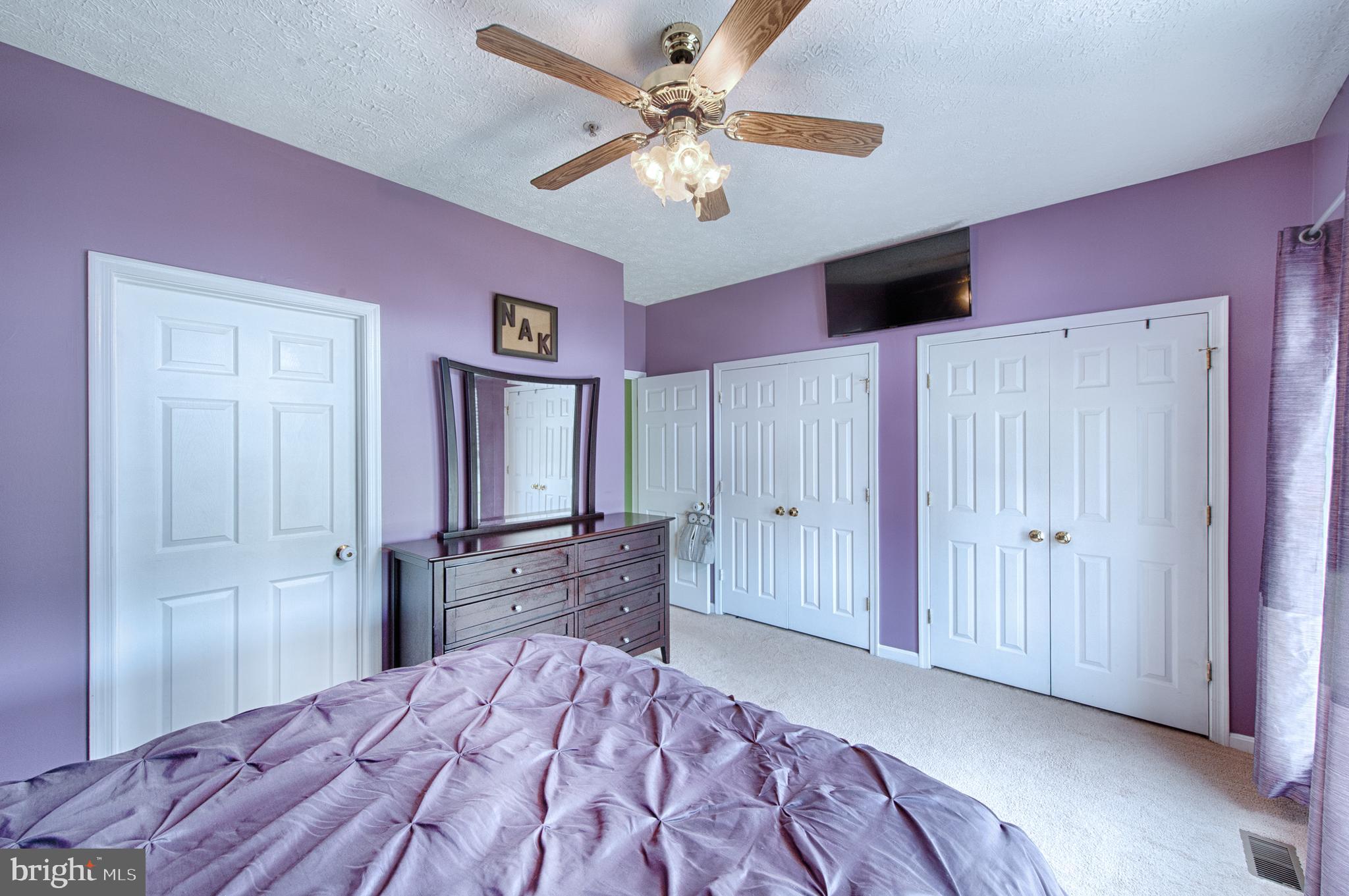 CONSTANT FRIENDSHIP - Residential