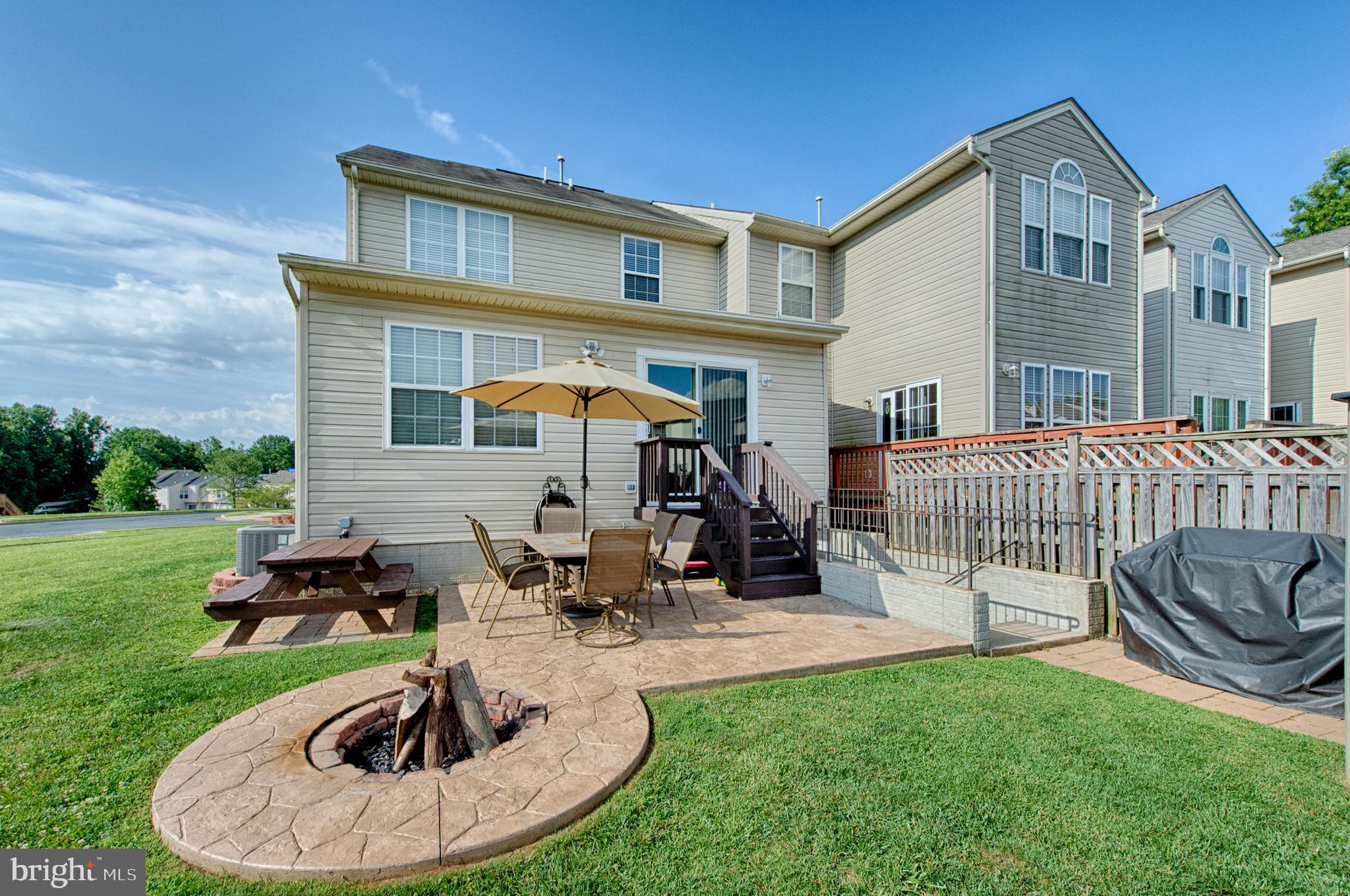 CONSTANT FRIENDSHIP - Residential