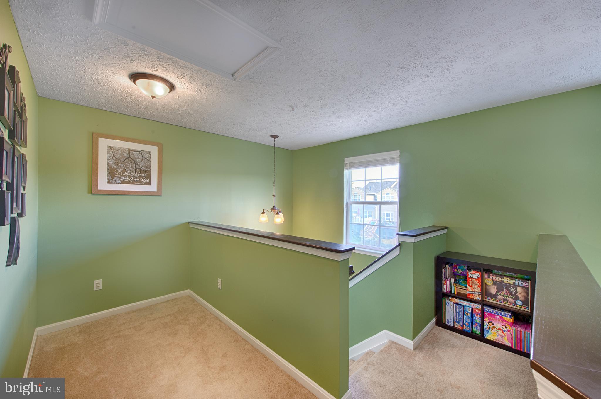 CONSTANT FRIENDSHIP - Residential