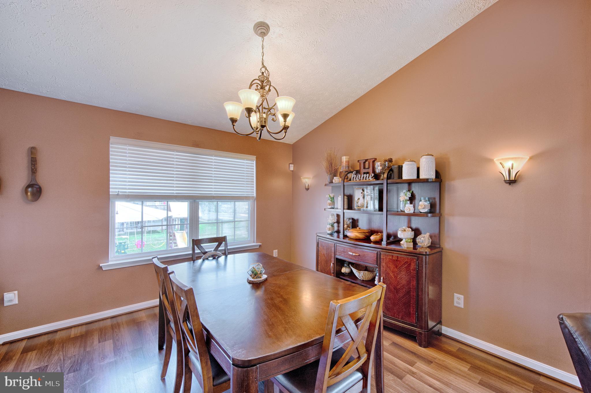 CONSTANT FRIENDSHIP - Residential