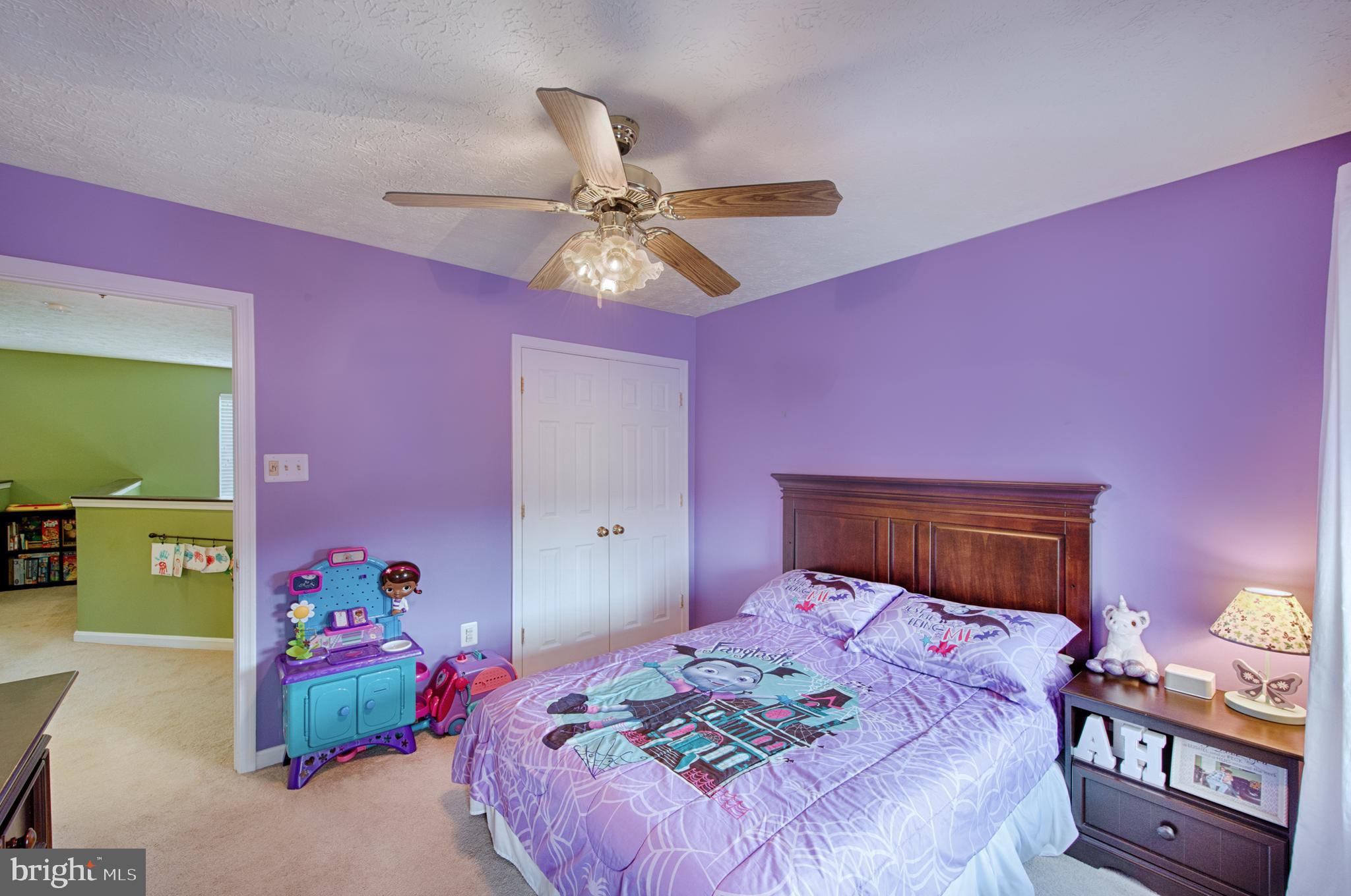 CONSTANT FRIENDSHIP - Residential