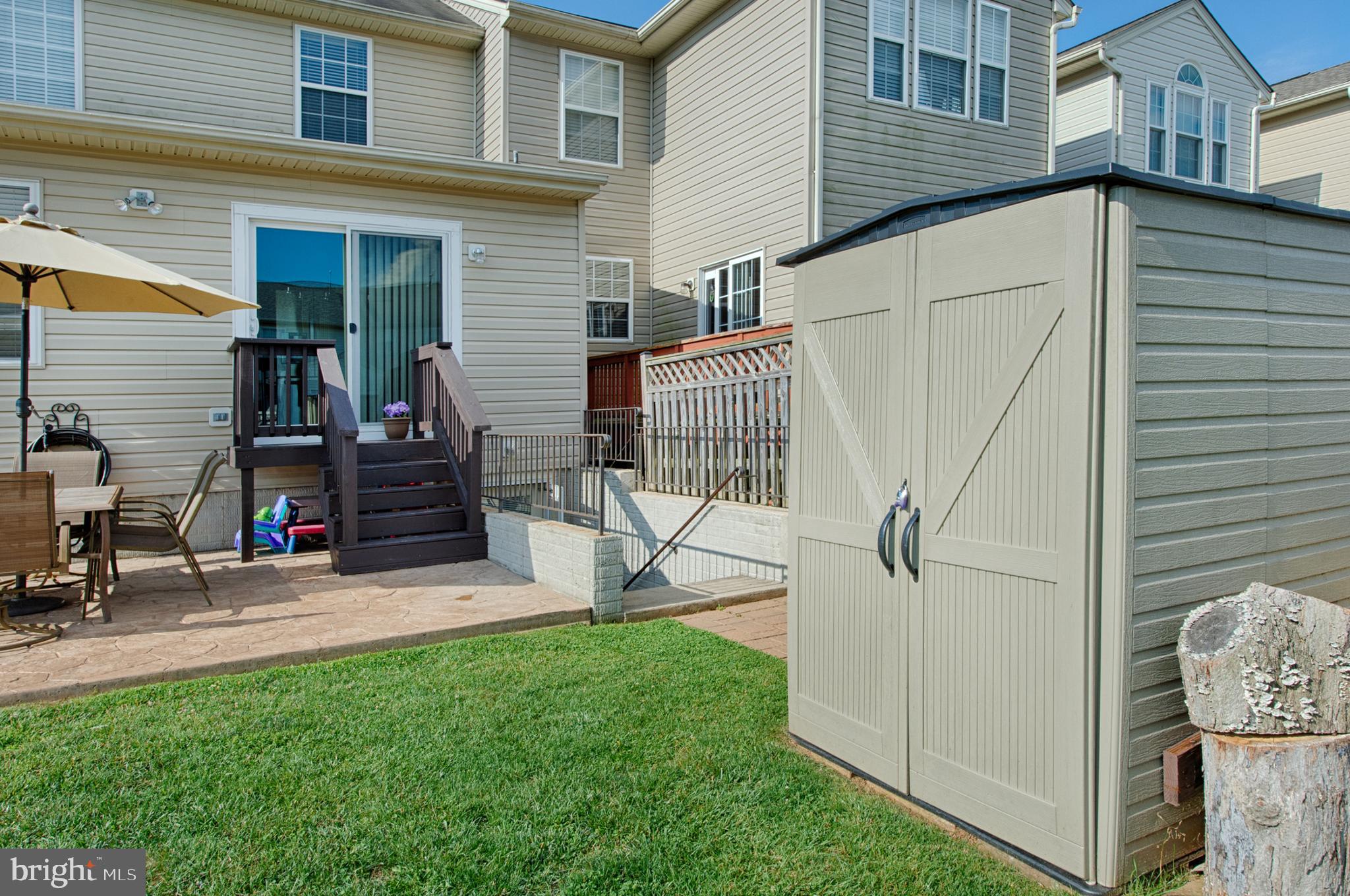 CONSTANT FRIENDSHIP - Residential