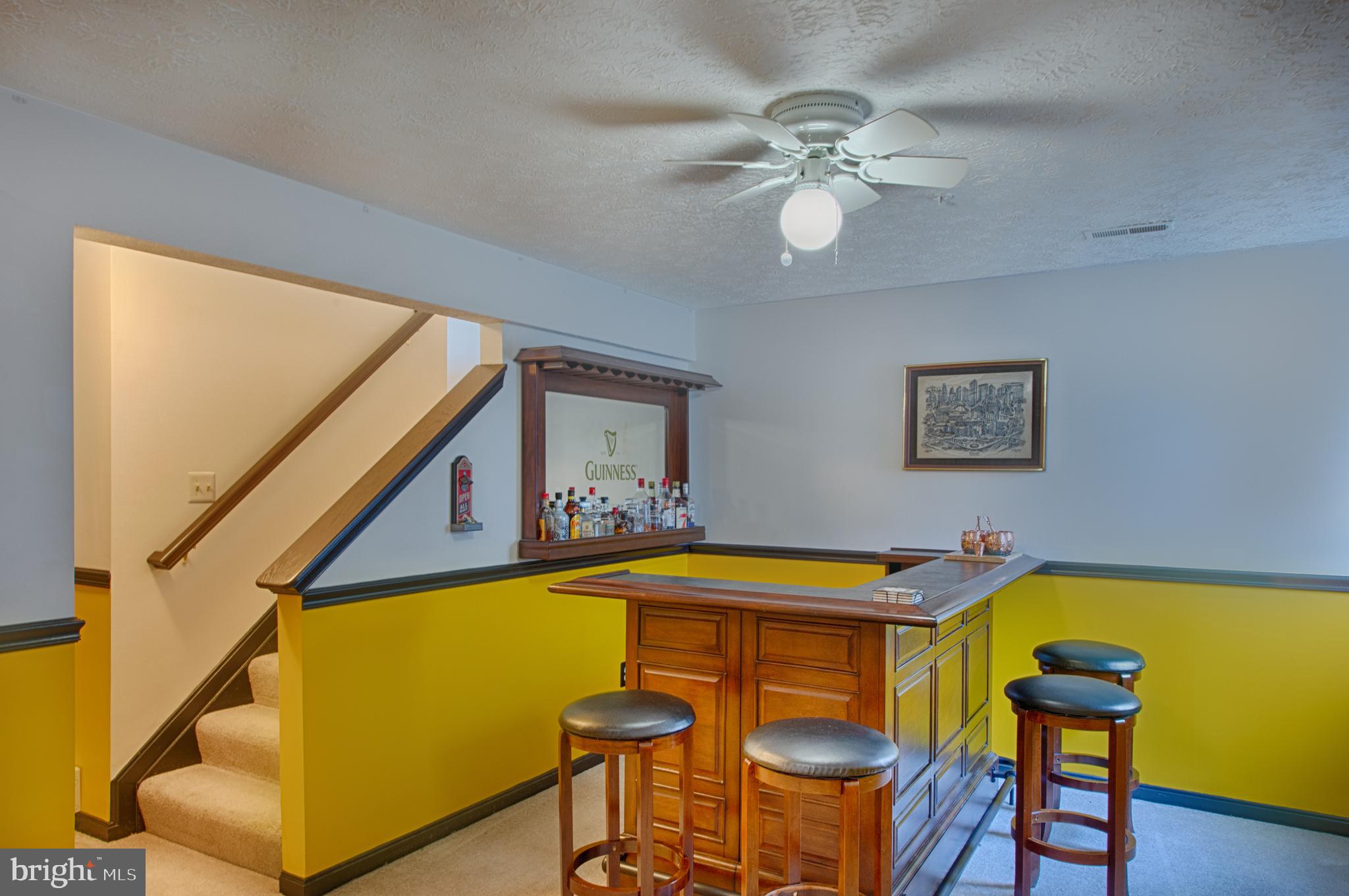 CONSTANT FRIENDSHIP - Residential