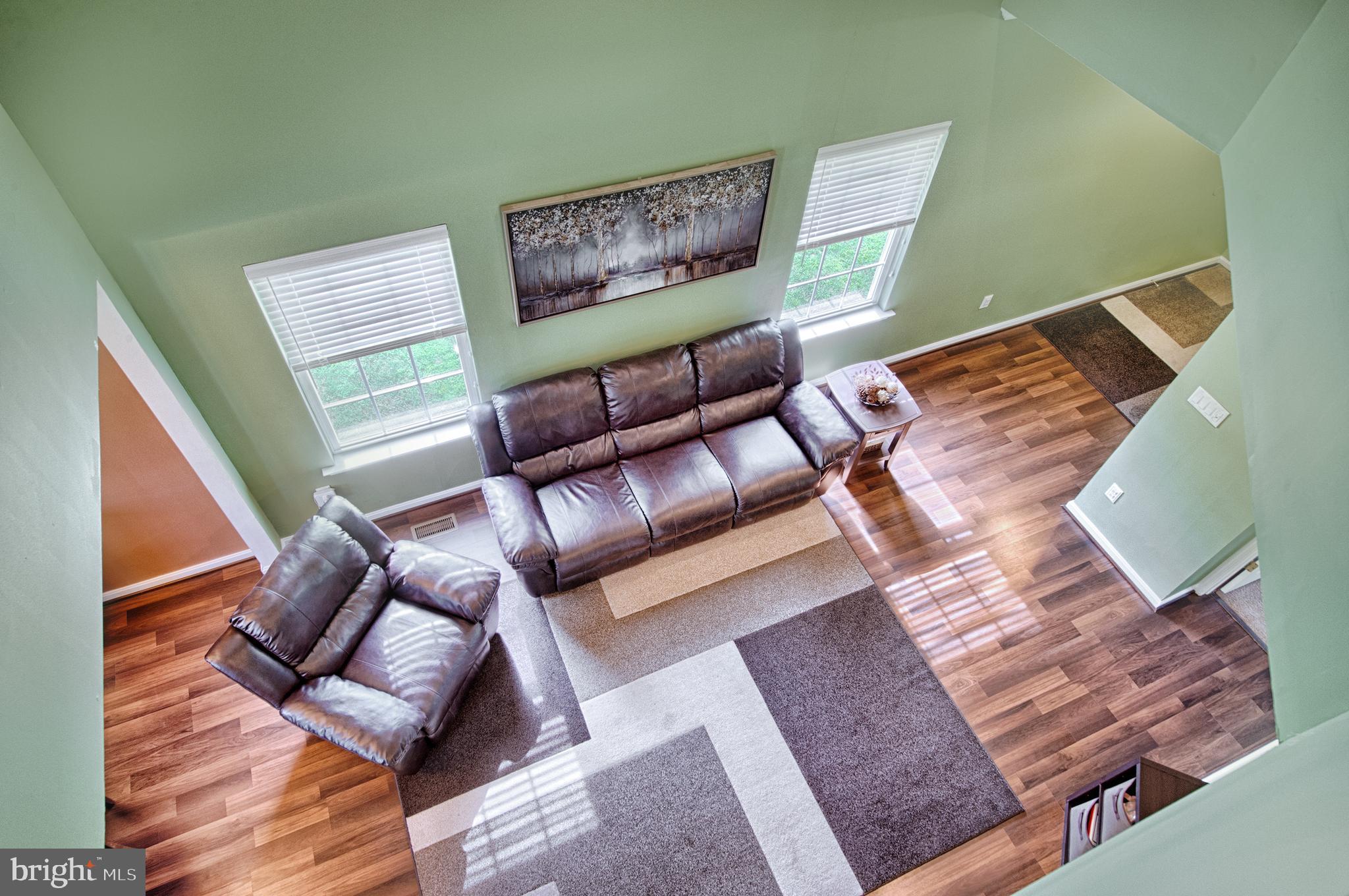 CONSTANT FRIENDSHIP - Residential