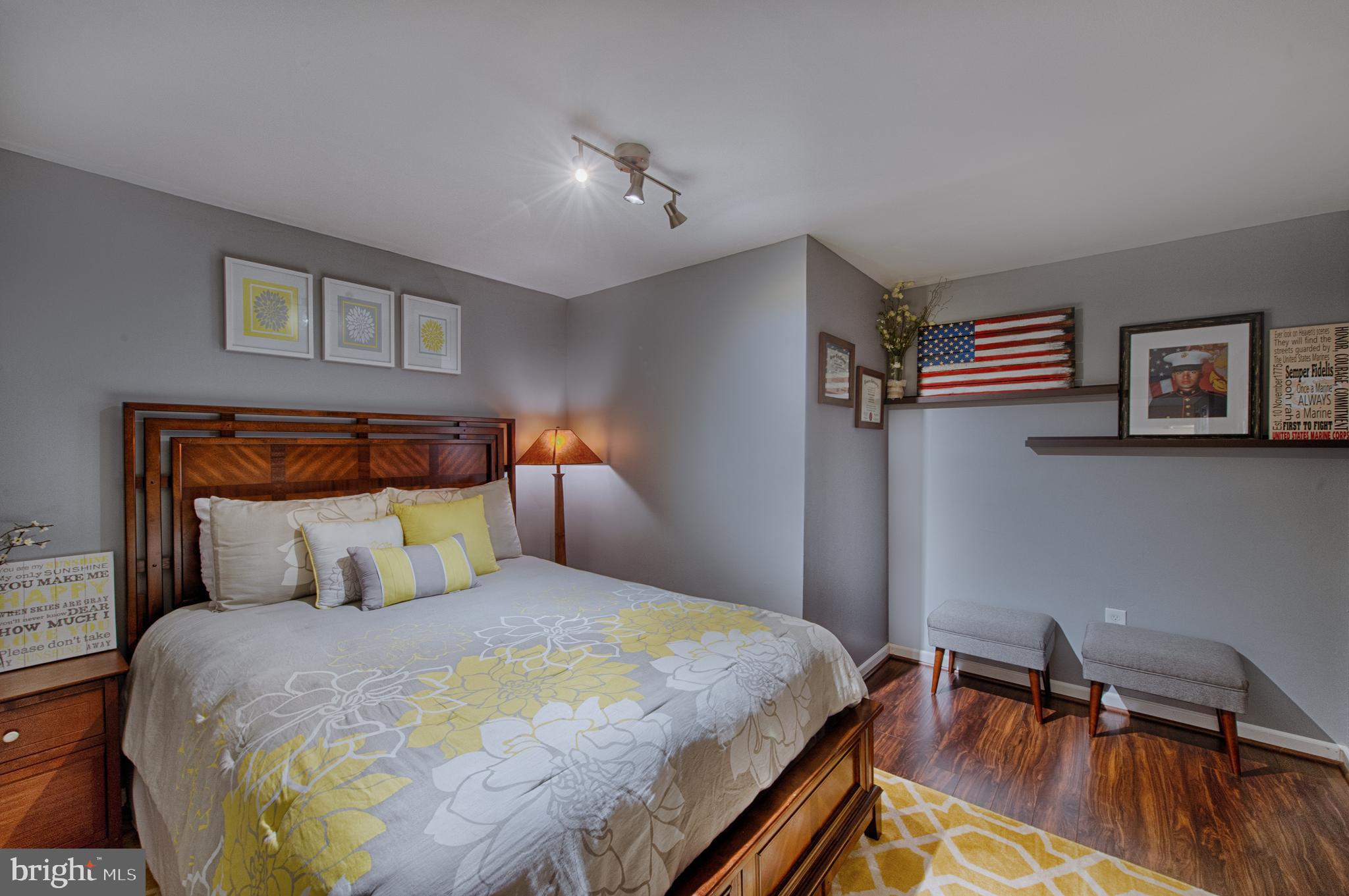 CONSTANT FRIENDSHIP - Residential