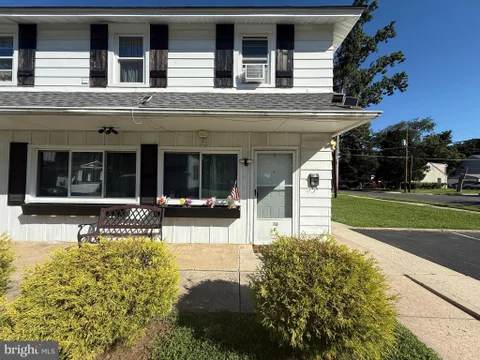 MLS: NJCD2125324