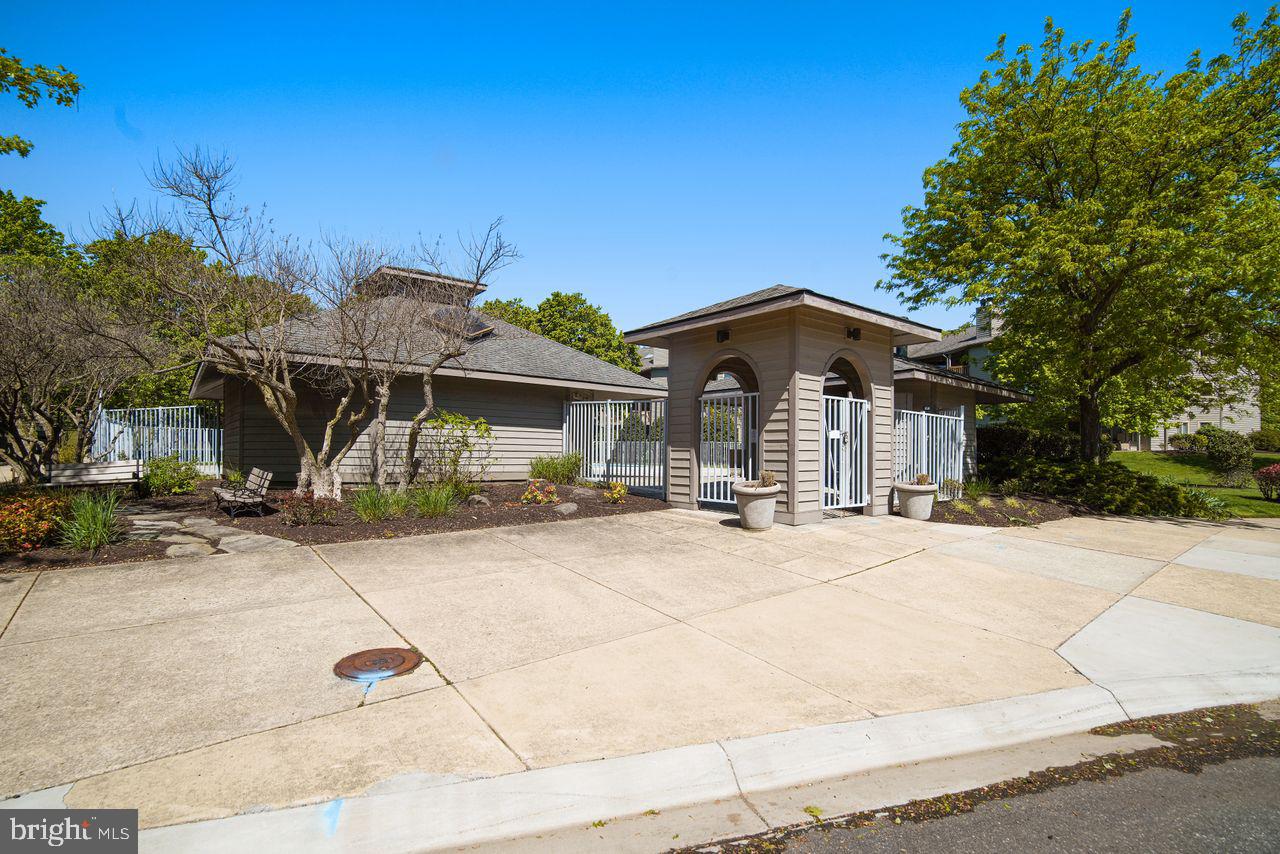 CHESAPEAKE HARBOUR - Residential