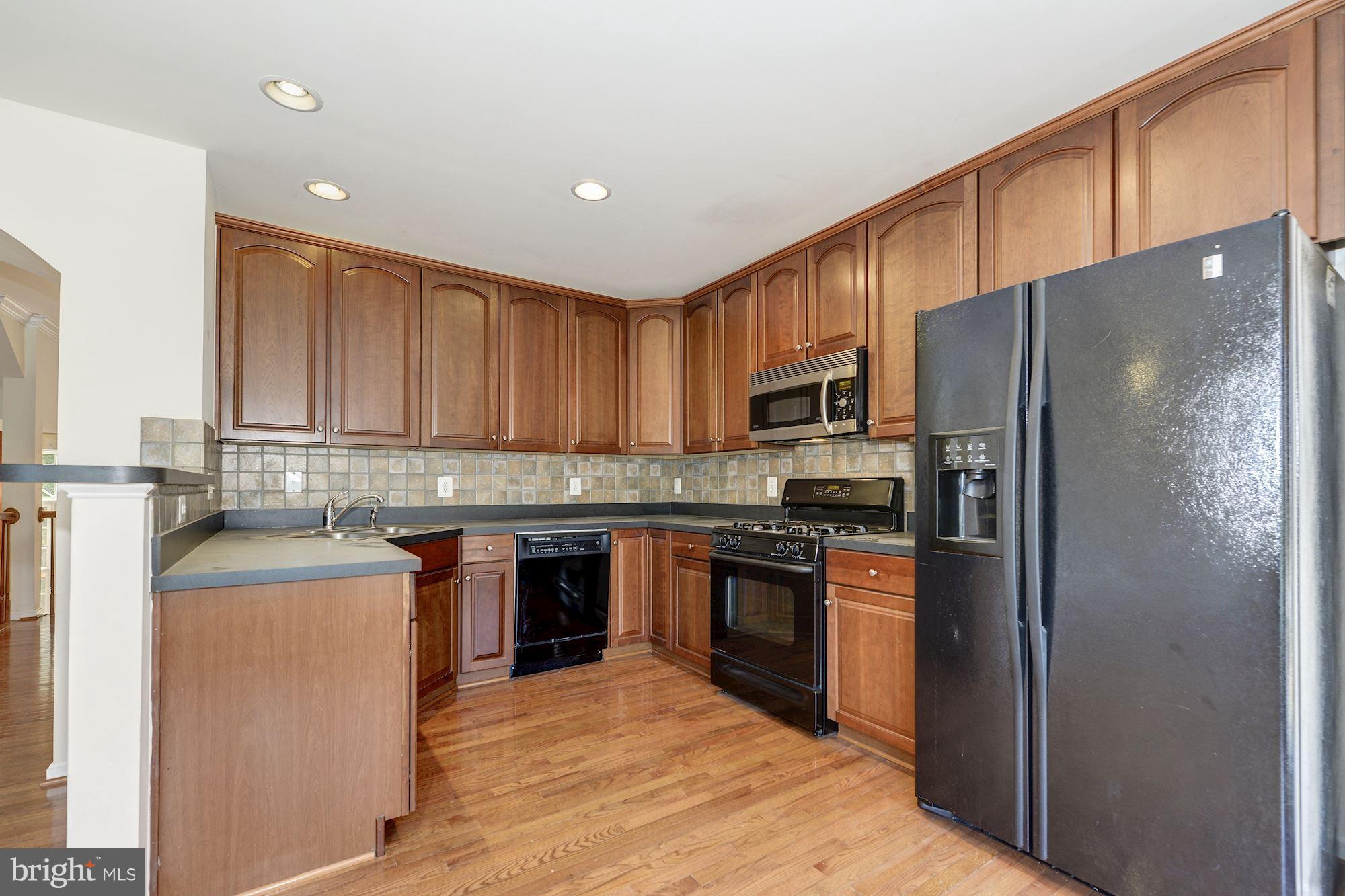 GROVE AT HUNTLEY MEADOWS - Residential Lease