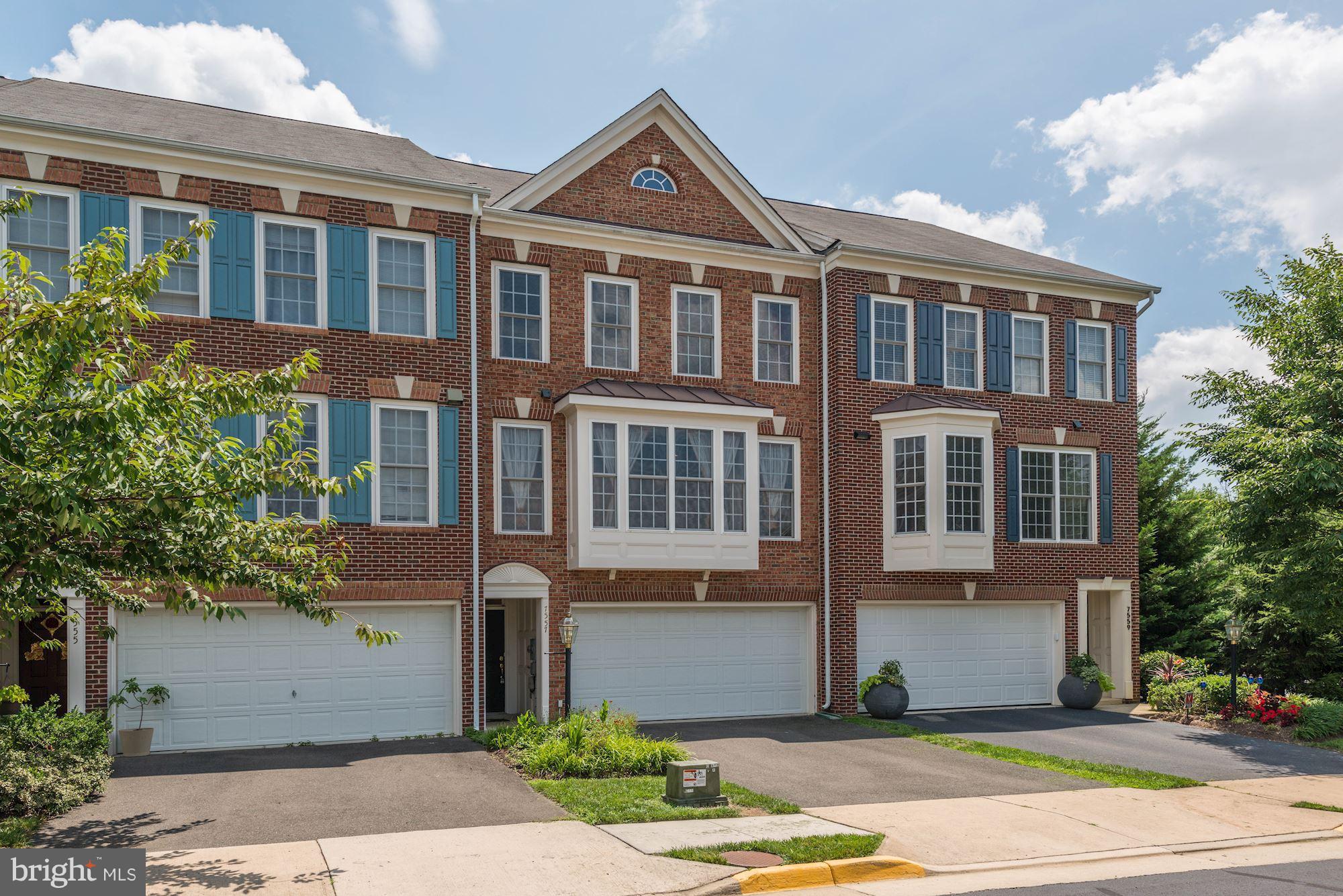 GROVE AT HUNTLEY MEADOWS - Residential Lease