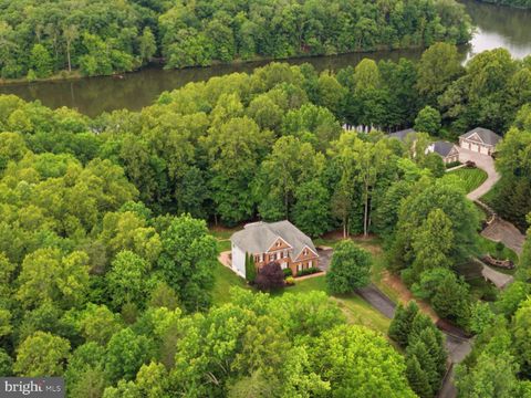 Homes For Rent - 5081 Wolf Run Shoals Road<br/> WOODBRIDGE, VA 22192