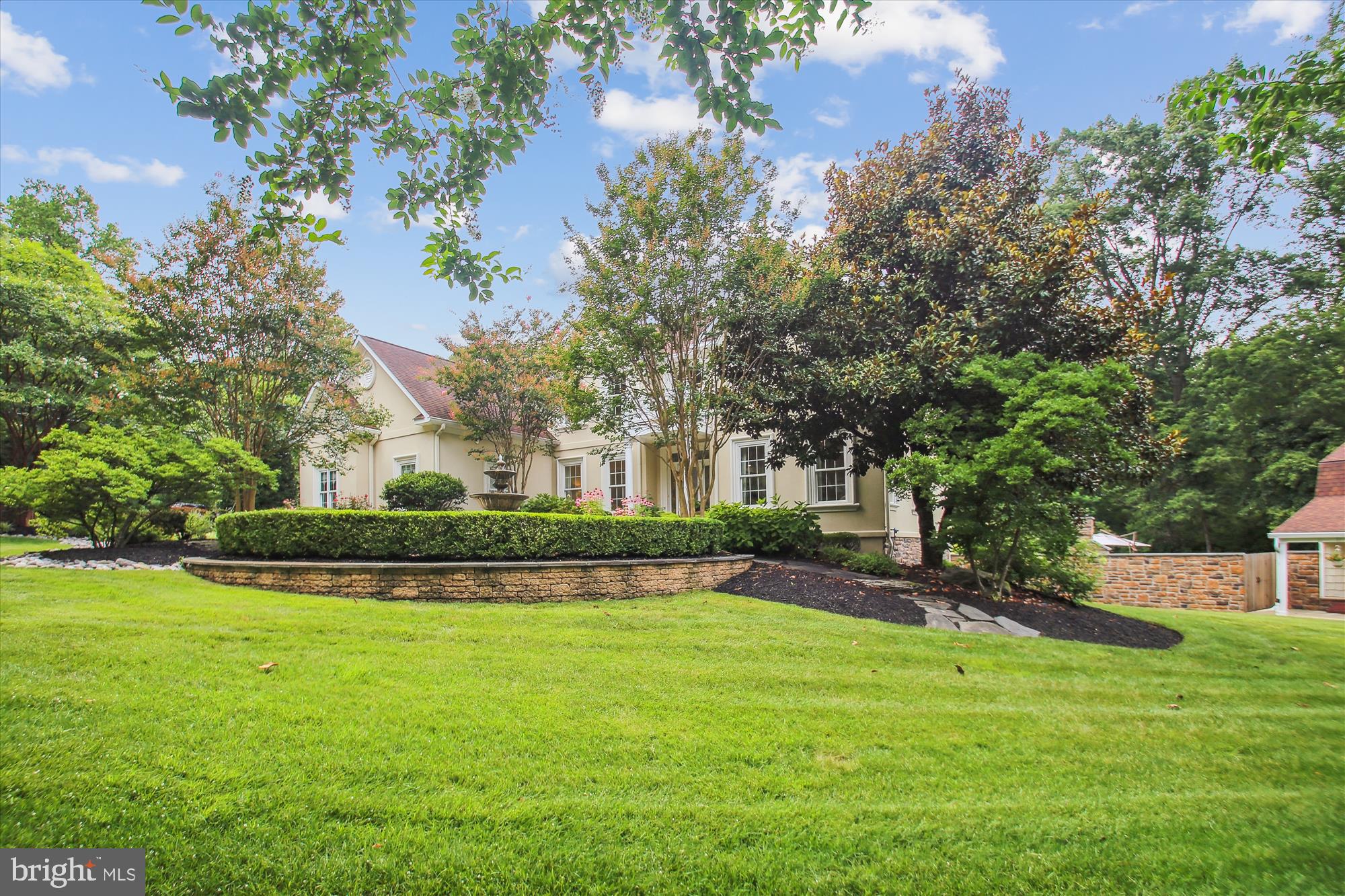 717 SONNE DRIVE