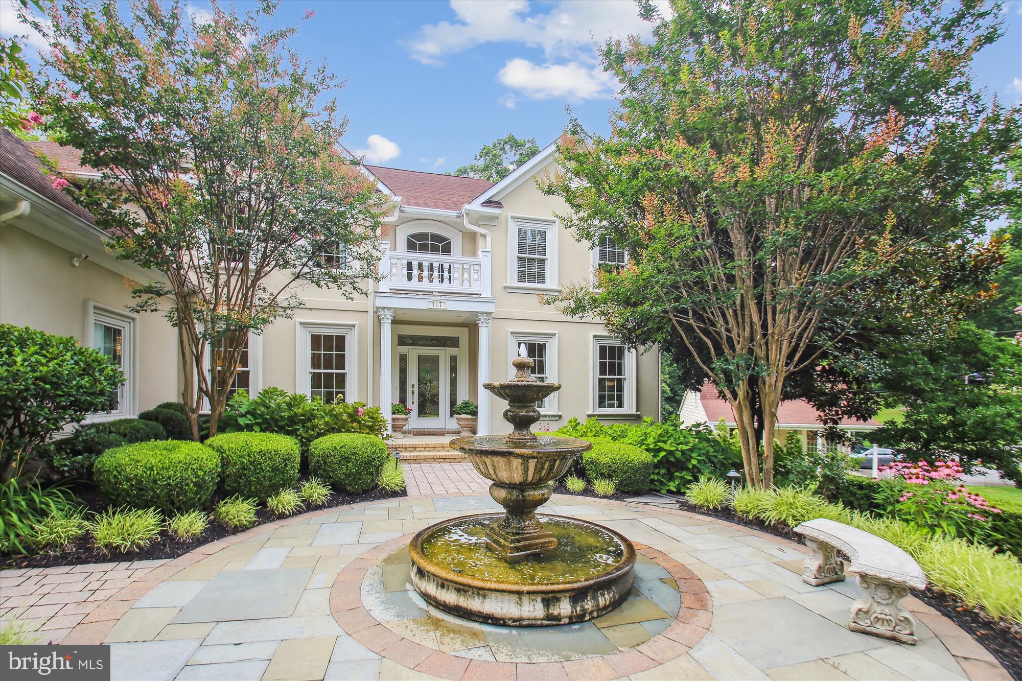 717 SONNE DRIVE
