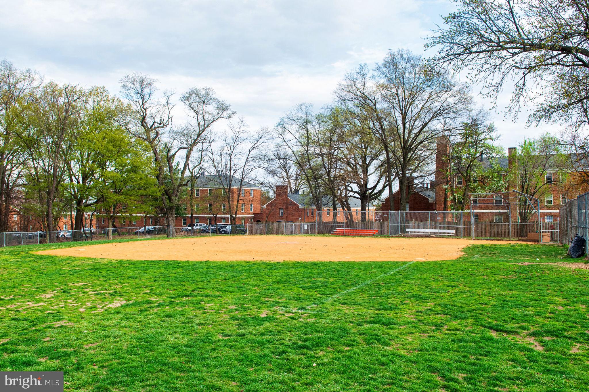 LYON PARK - Residential