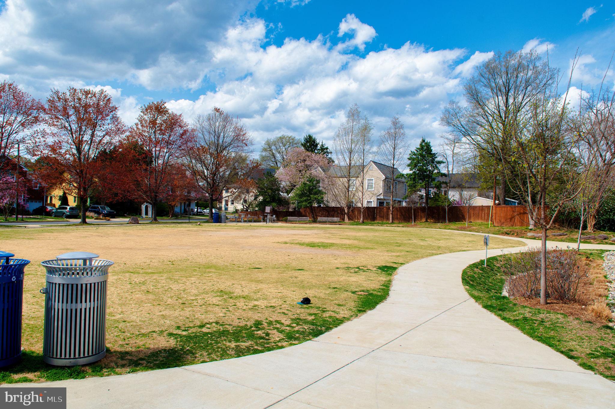 LYON PARK - Residential