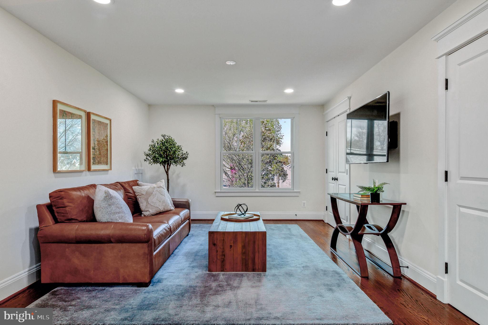 LYON PARK - Residential