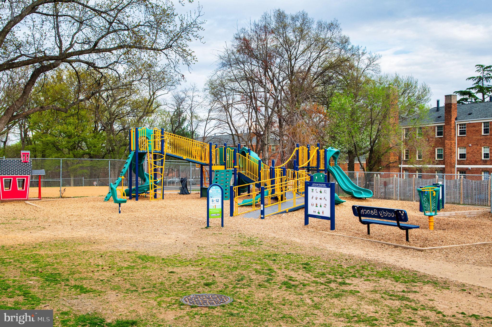 LYON PARK - Residential