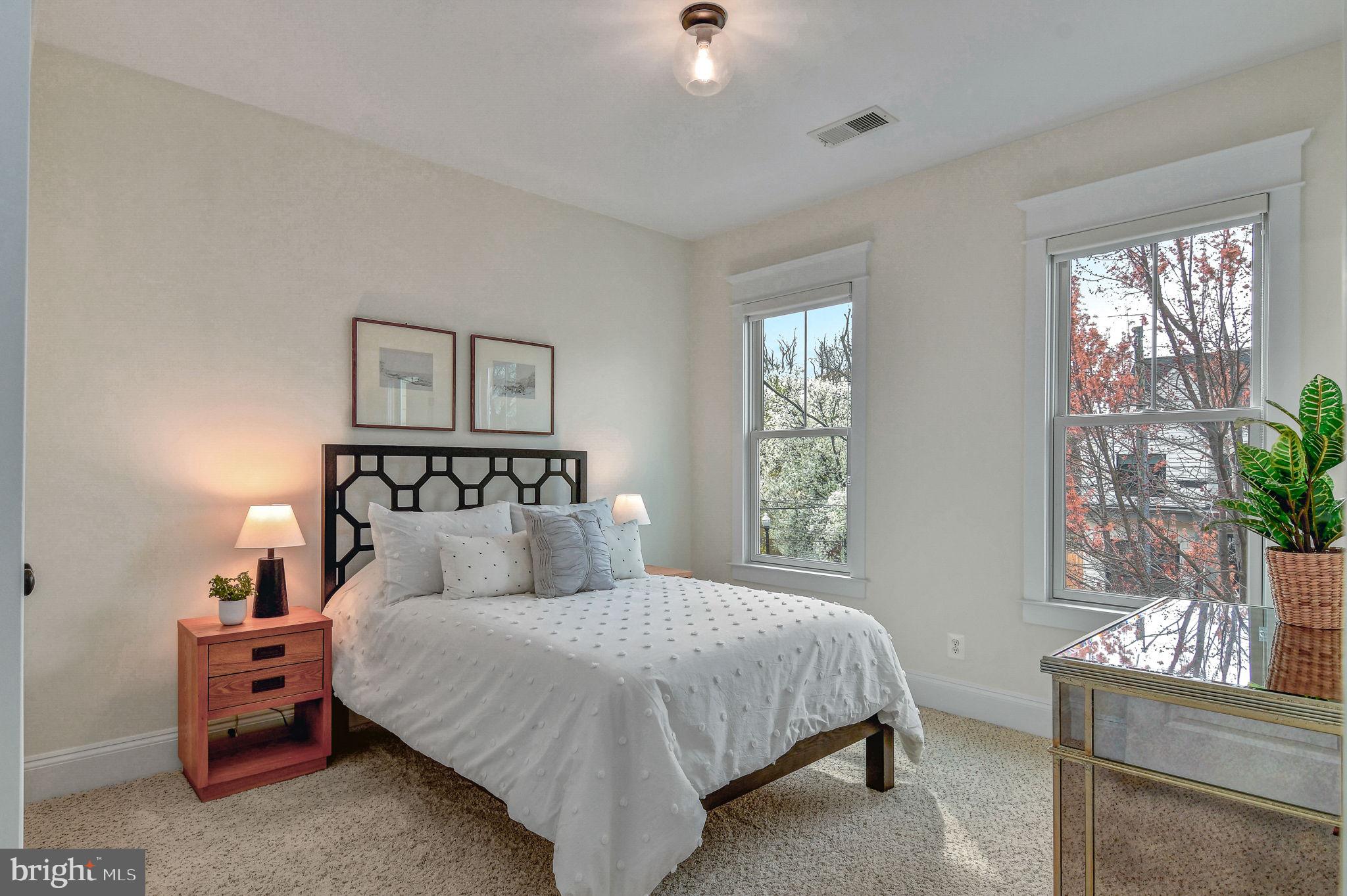 LYON PARK - Residential