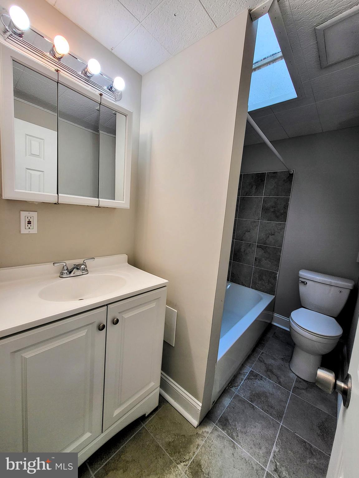 WEST PASSYUNK - Residential Lease