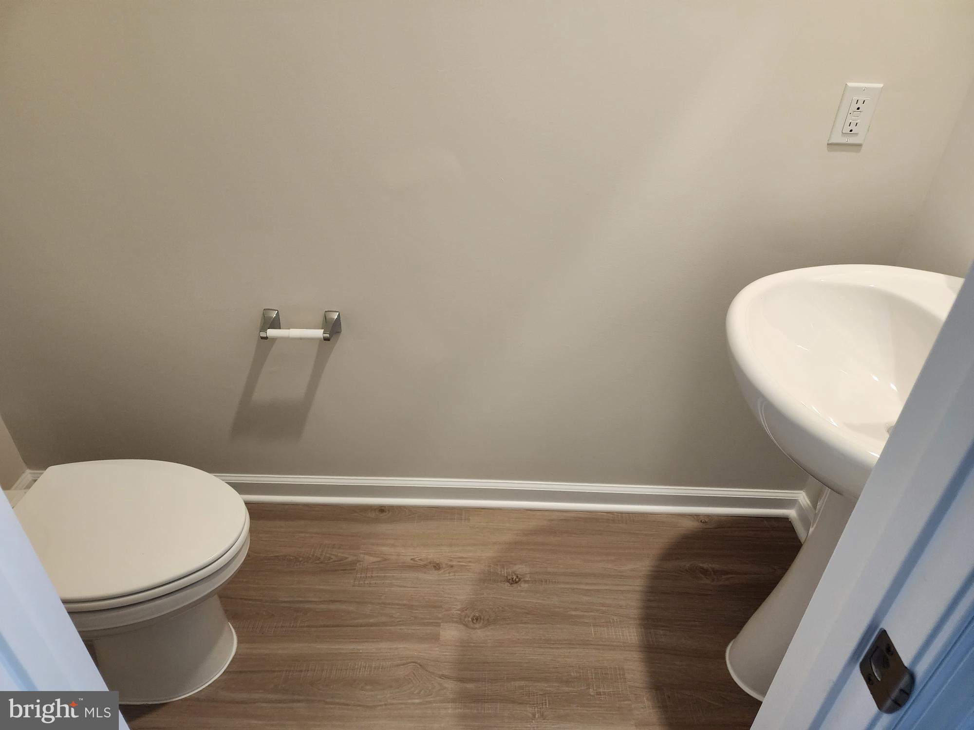 HOMEPLACE AT RIVERSIDE - Residential Lease