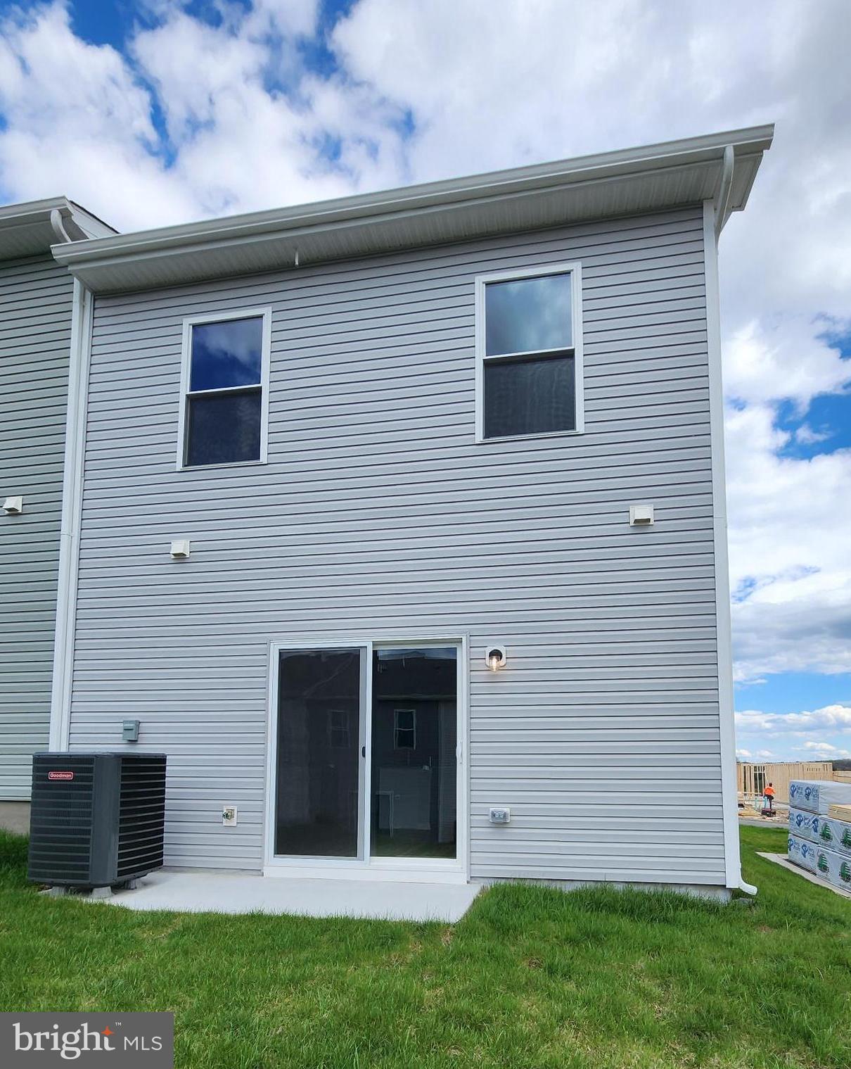 HOMEPLACE AT RIVERSIDE - Residential Lease