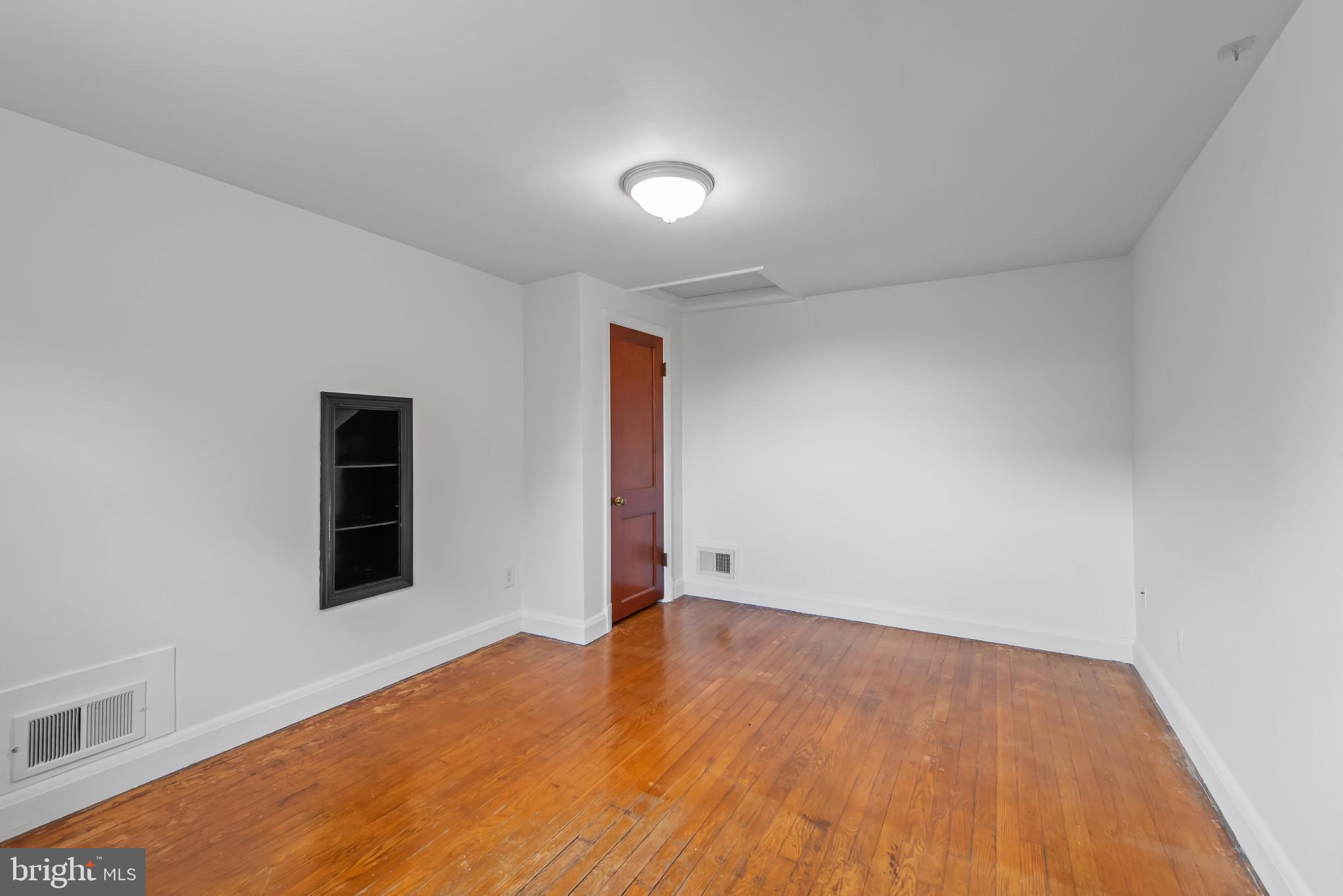 BALTIMORE HIGHLANDS/LANDSDOWNE - Residential Income