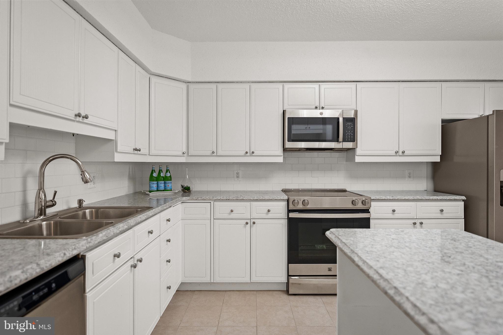 5501 SEMINARY ROAD 2004S