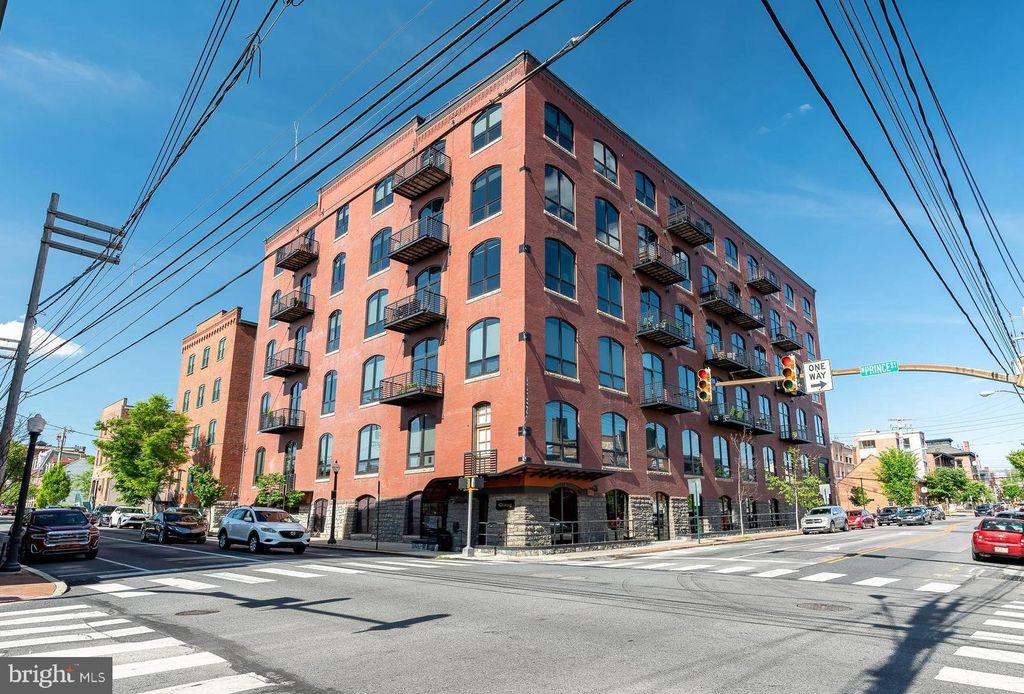 Photo of 41 W LEMON ST #304, LANCASTER, PA 17603 (MLS # PALA2035008)