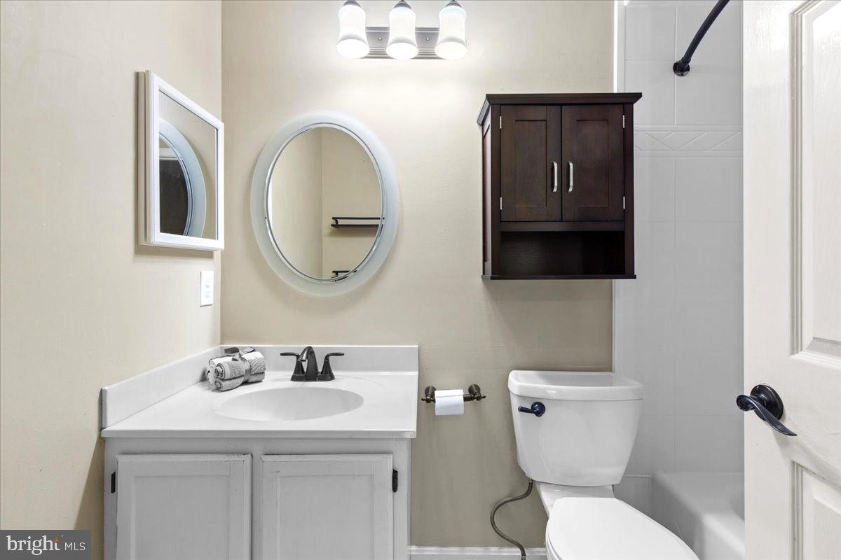 ST CHARLES HAMPSHIRE - Residential