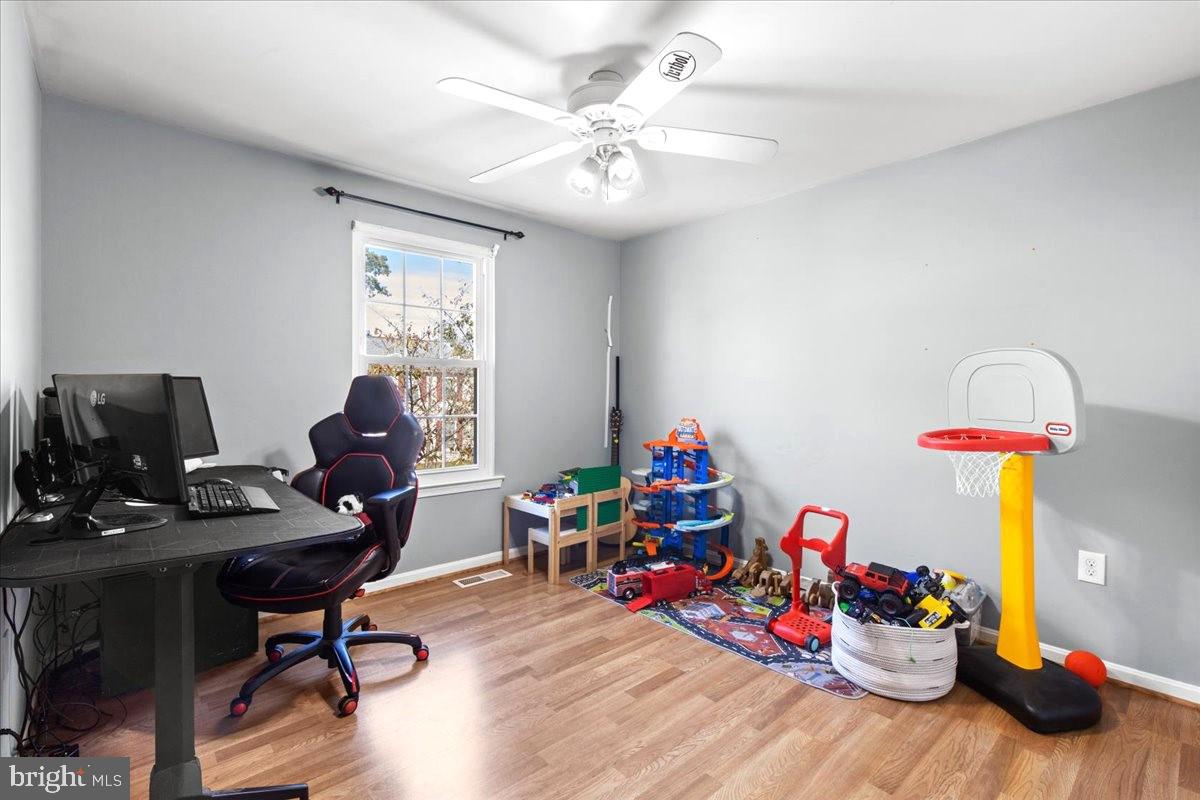 ST CHARLES HAMPSHIRE - Residential