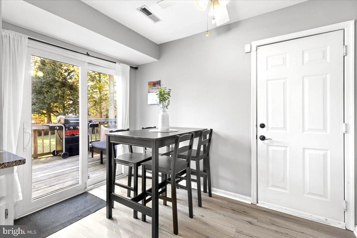 ST CHARLES HAMPSHIRE - Residential