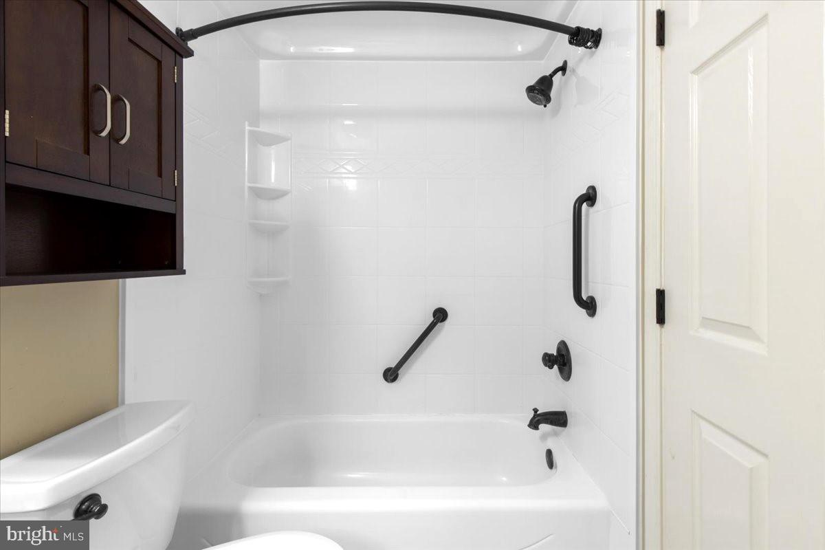 ST CHARLES HAMPSHIRE - Residential