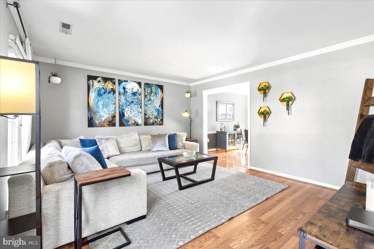 ST CHARLES HAMPSHIRE - Residential