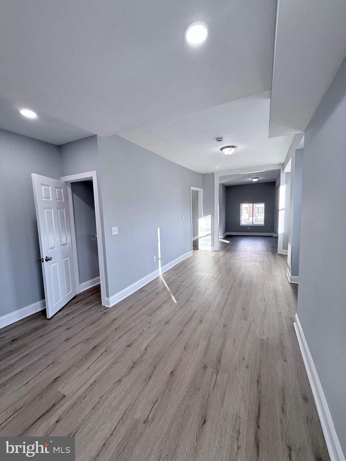 1200 N LUZERNE AVENUE