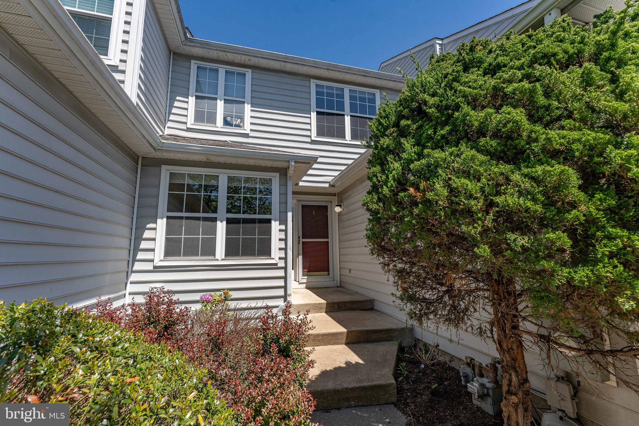 THORNHILL - Residential