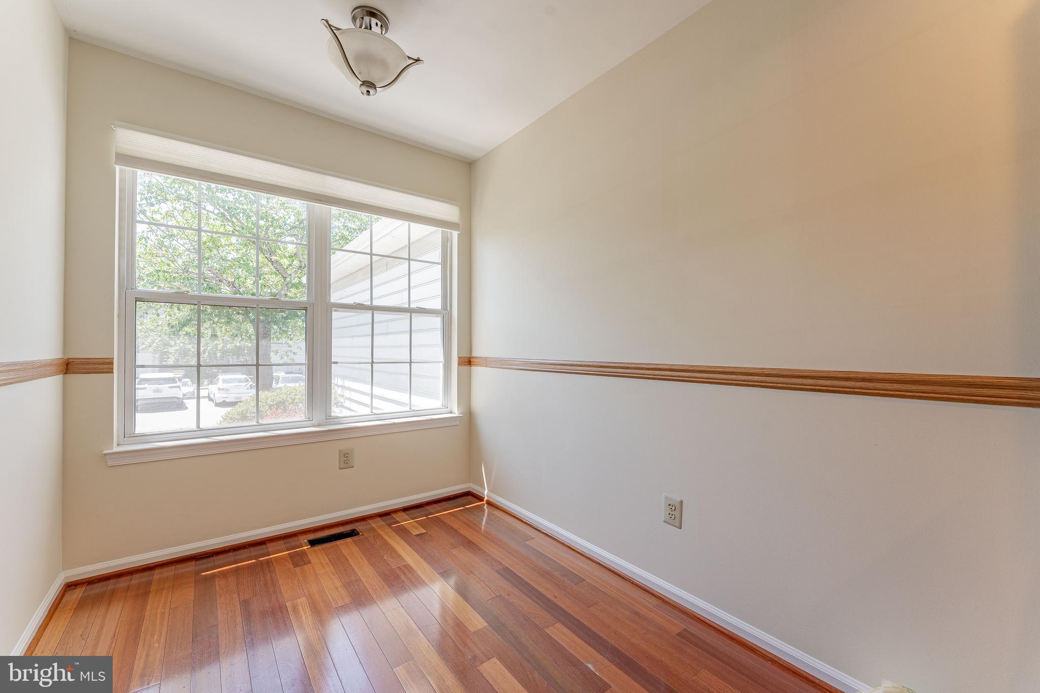 THORNHILL - Residential