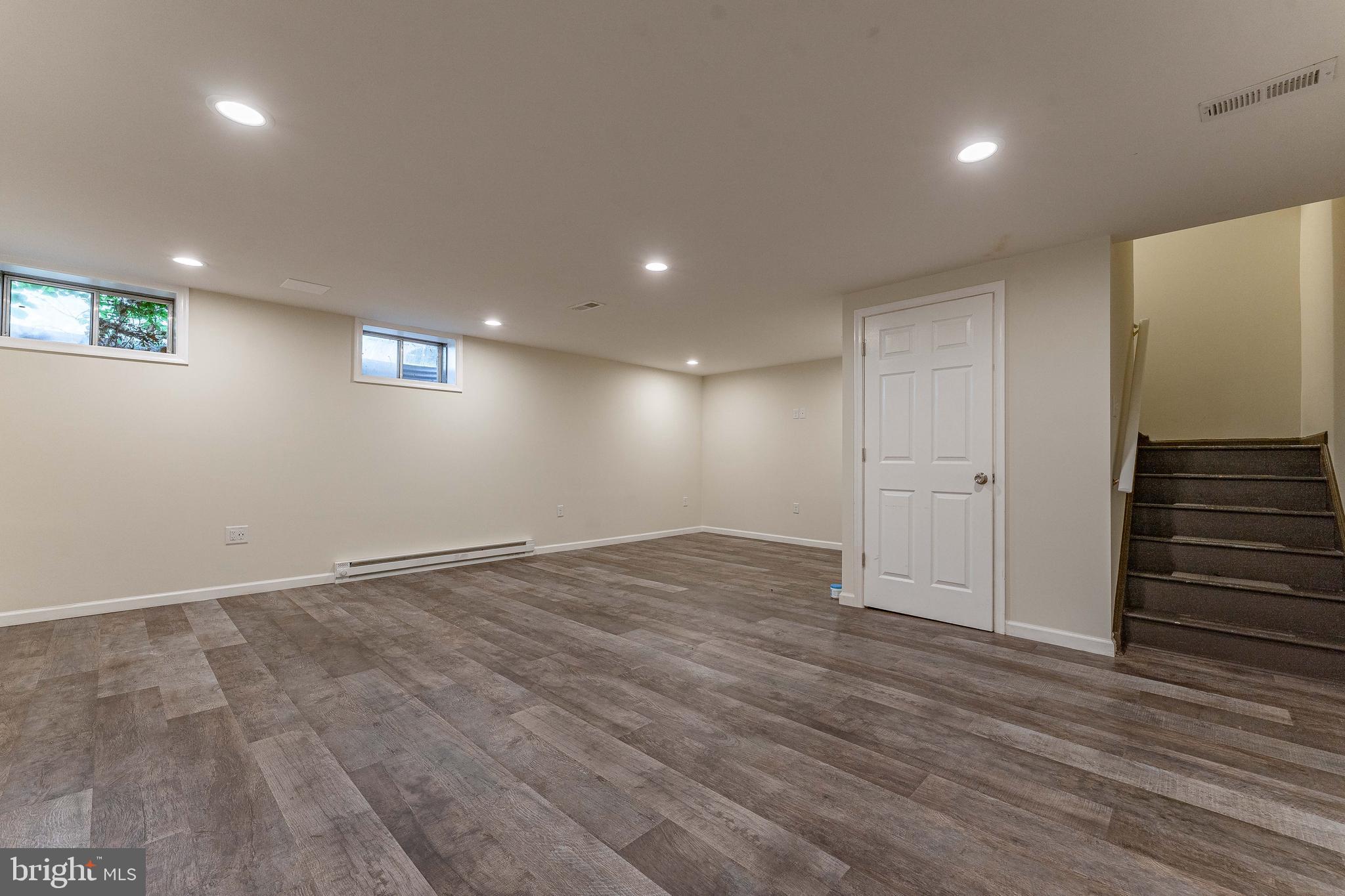 THORNHILL - Residential