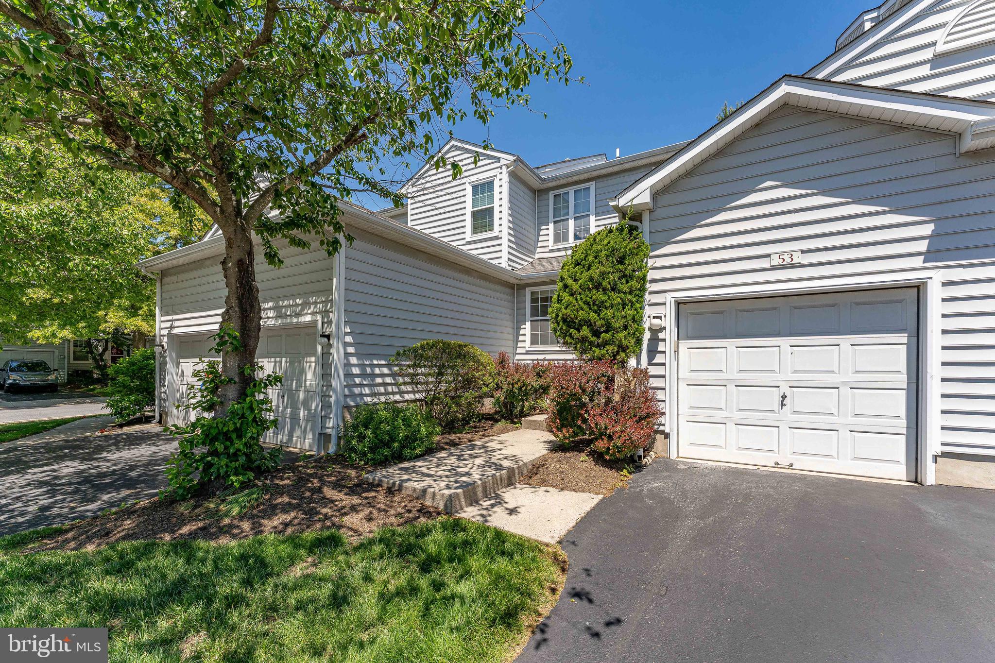 THORNHILL - Residential