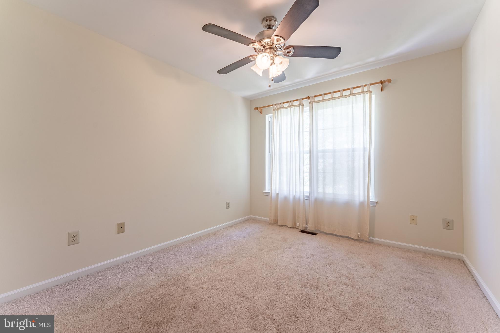 THORNHILL - Residential