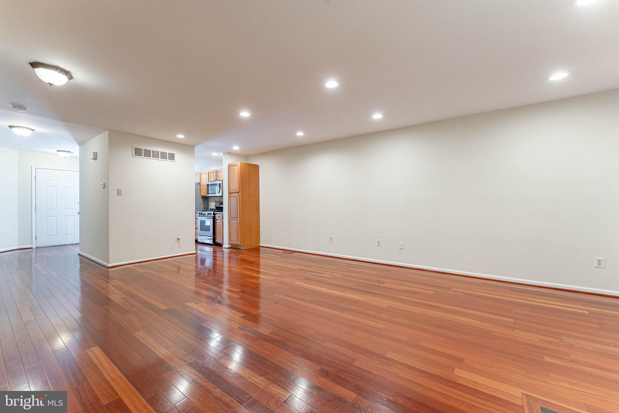 THORNHILL - Residential