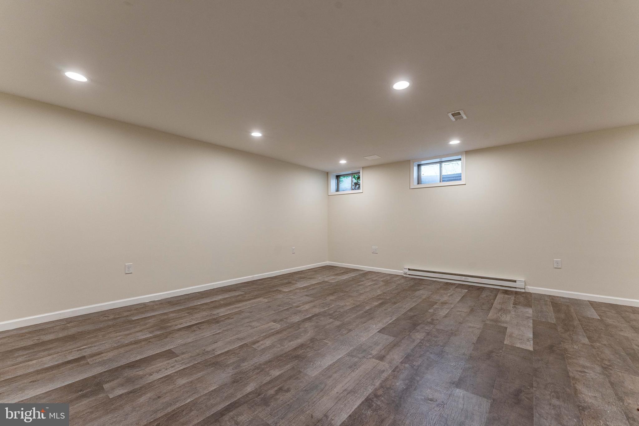 THORNHILL - Residential