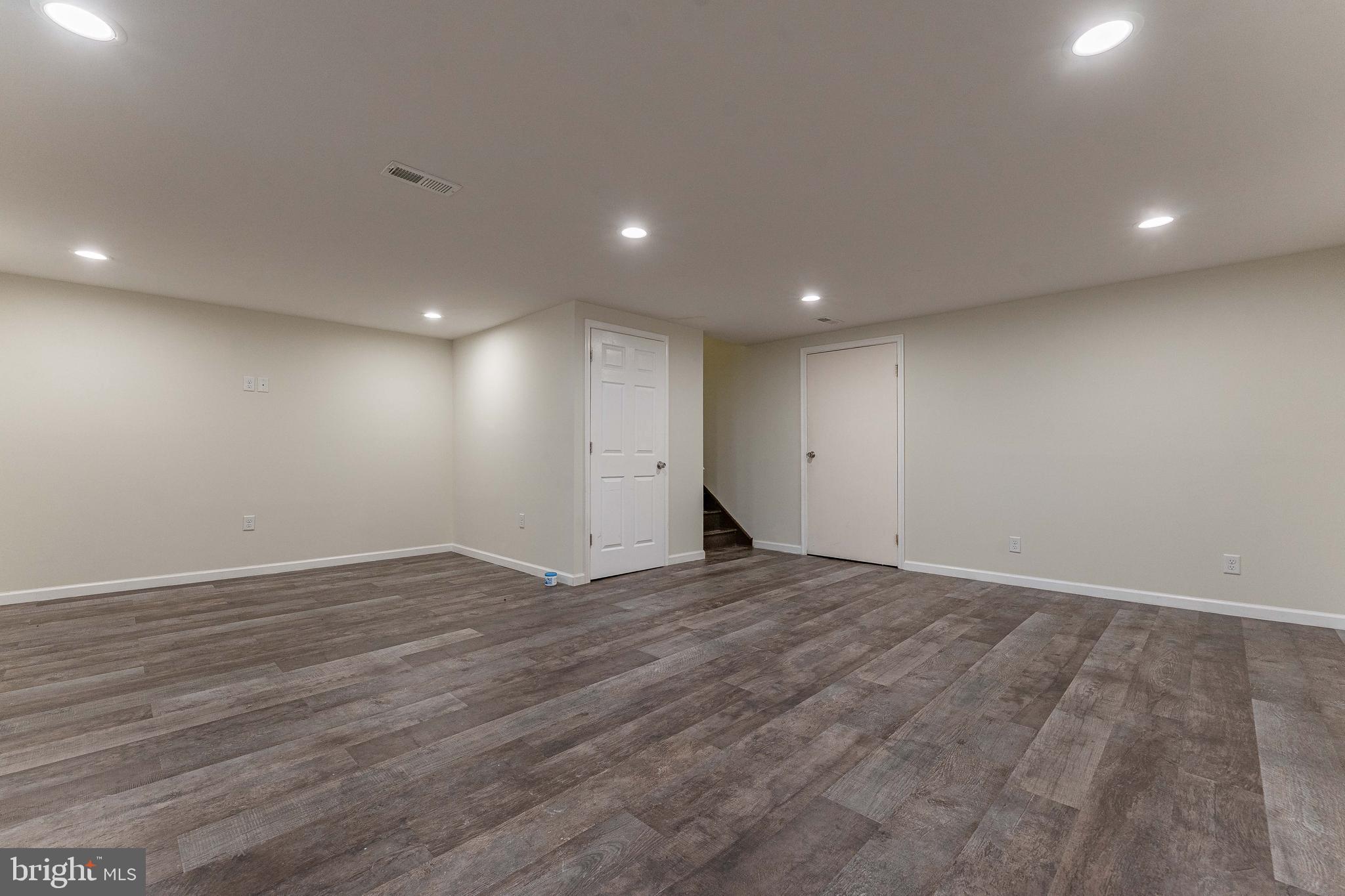 THORNHILL - Residential
