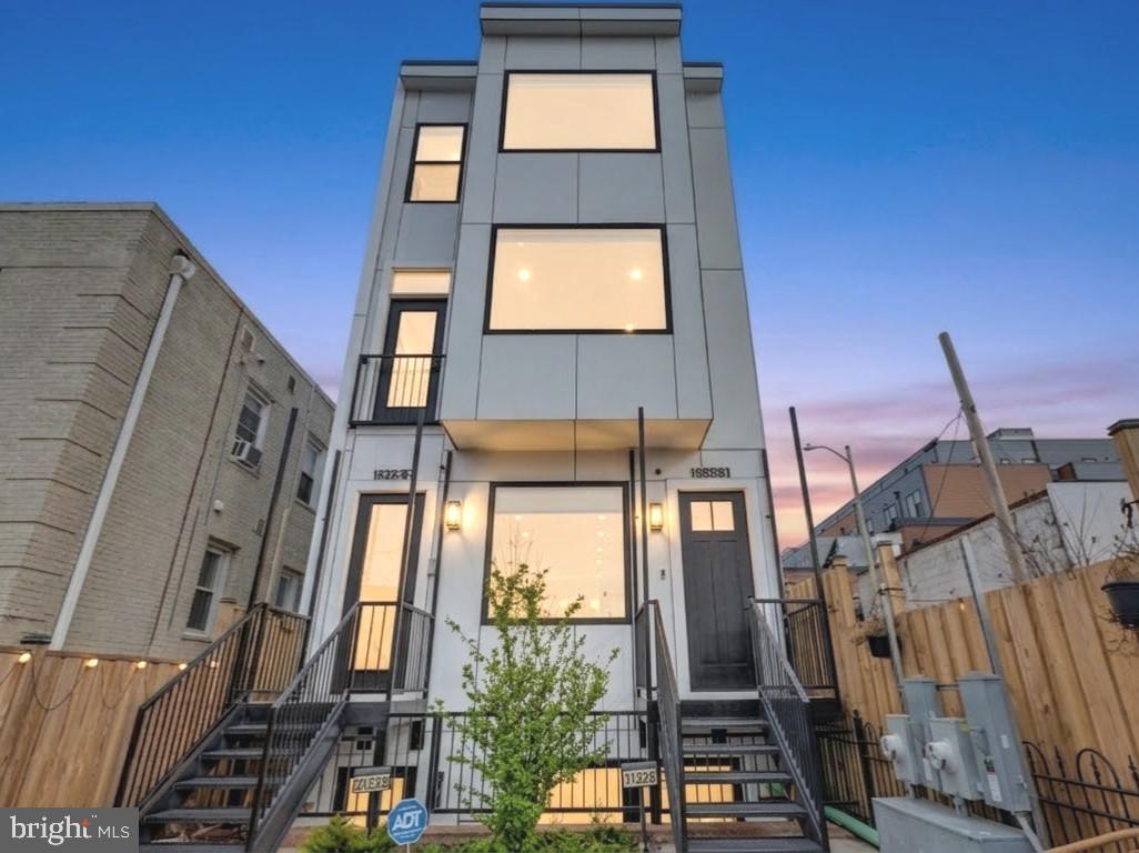 1528 OATES STREET NE 1