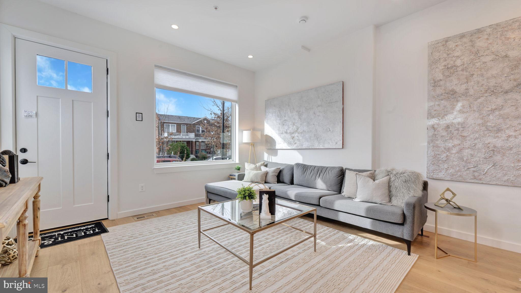 1528 OATES STREET NE 1