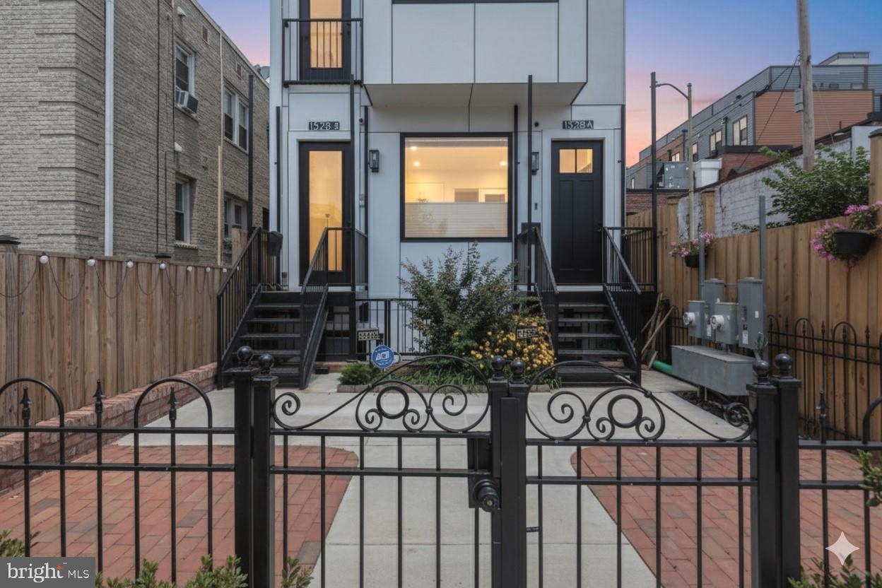 1528 OATES STREET NE 1